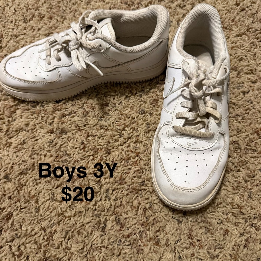 Nike White Boys' Sneakers